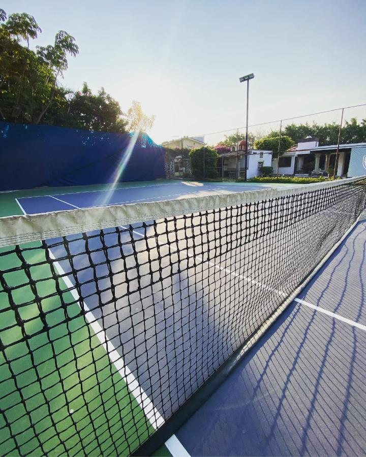 Bed & Tennis - Vista Hermosa Куернавака Екстериор снимка